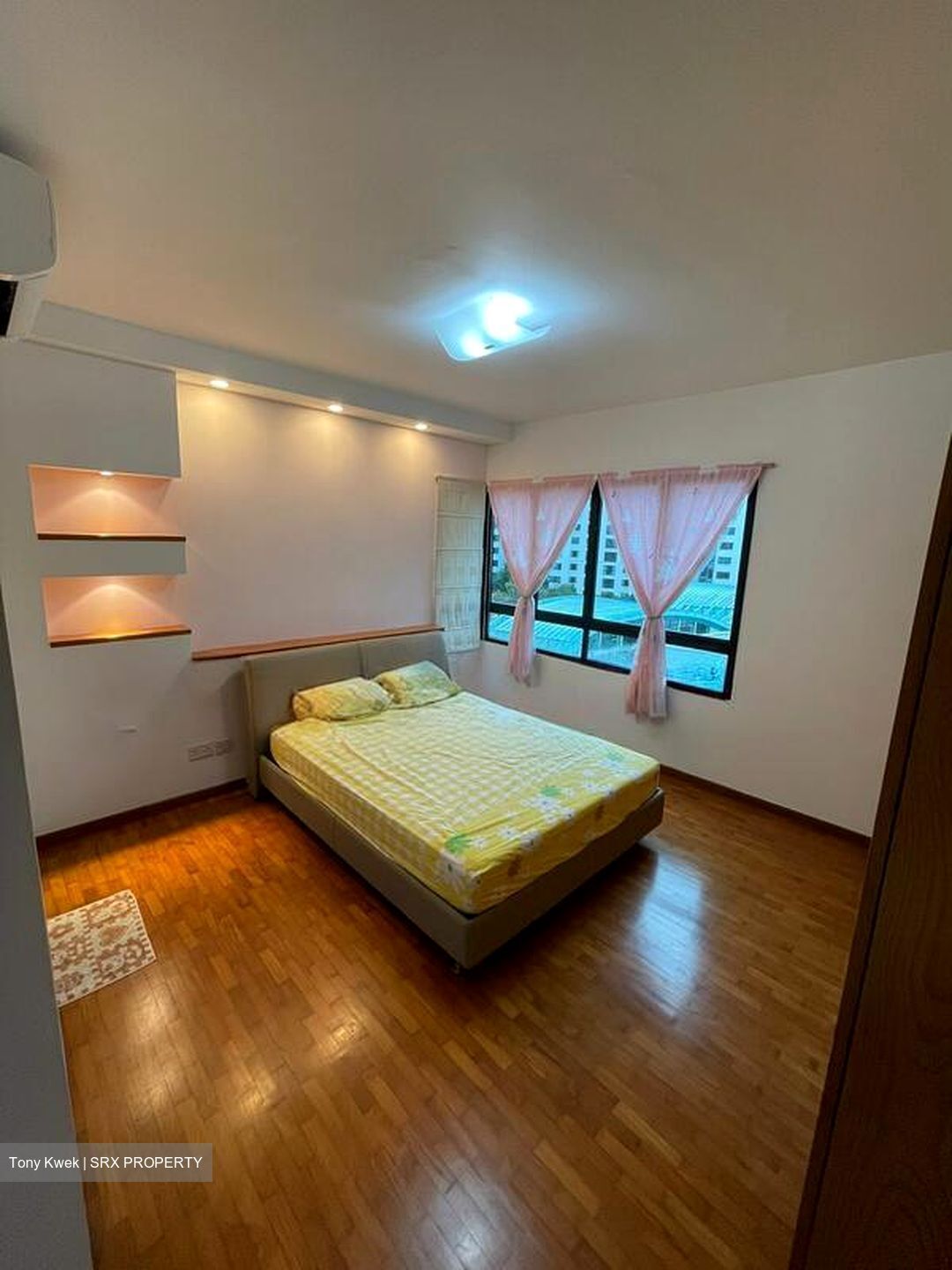 Woodsvale (D25), Condominium #530653171